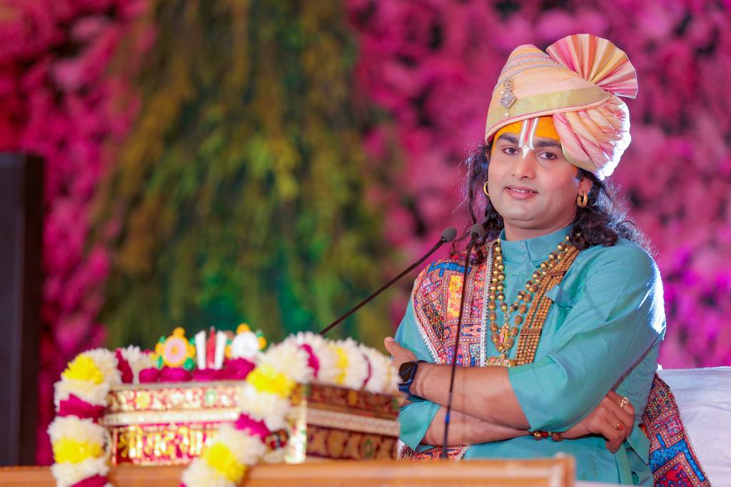 Aniruddh Acharya Ji Maharaj Photo